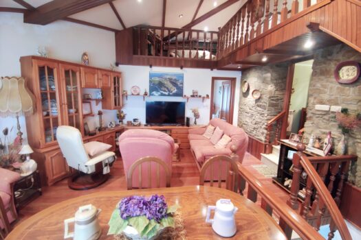 En venta casa con finca en Miño