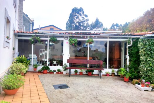 En venta casa con finca en Miño