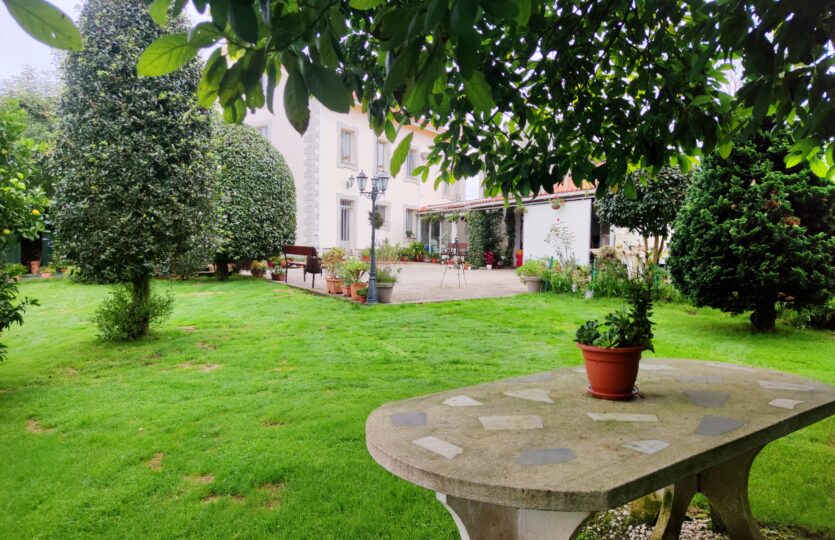 En venta casa con terreno en Miño