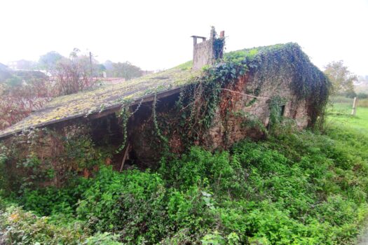 En venta casa de piedra en Cambre