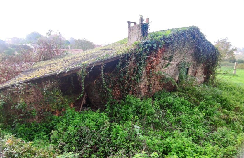 En venta casa de piedra en Cambre