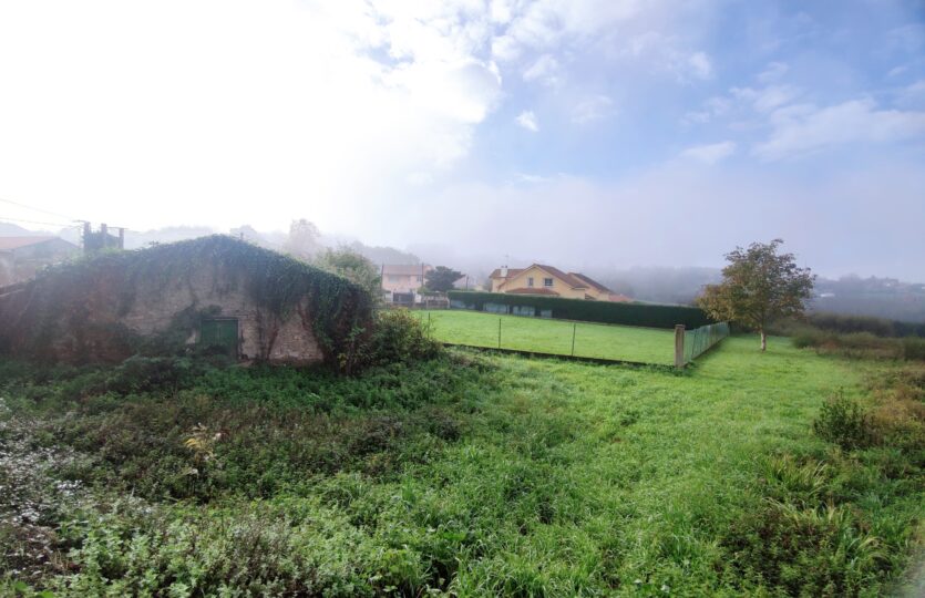 En venta casa de piedra en Cambre