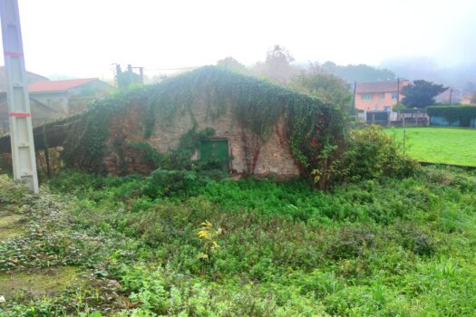 En venta casa de piedra en Cambre