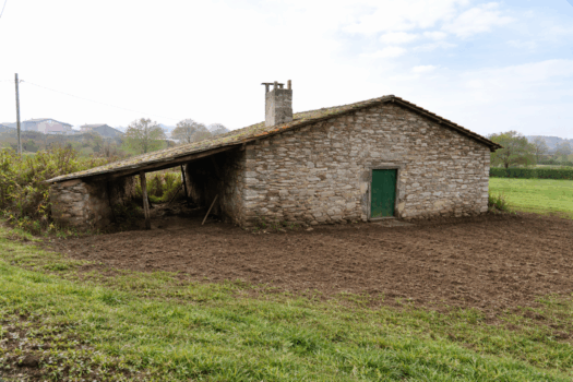En venta casa de piedra en Cambre